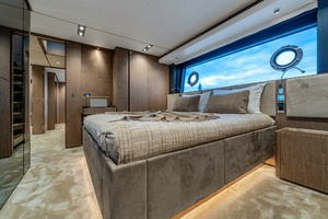2023 Ferretti Yachts Ferretti 1000 thumbnail 25