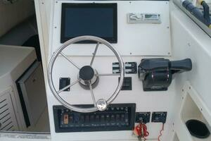 2003 Mako 252 thumbnail 9