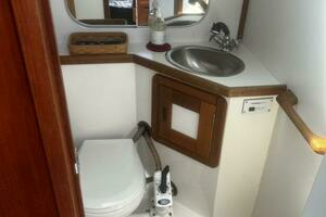 1990 Catalina thumbnail 37