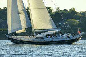CABOCHON 2004 Ta Chiao Bro Fontaine 92 Yacht For Sale in Newport RI