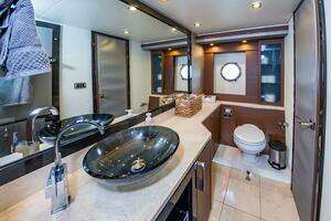 2013 Marquis 63 Sport Yacht thumbnail 50