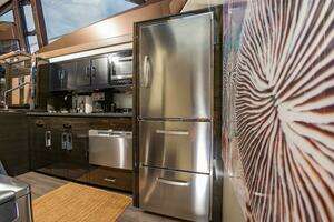 2013 Marquis 63 Sport Yacht thumbnail 39