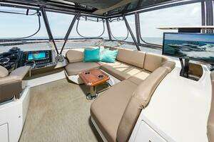 2013 Marquis 63 Sport Yacht thumbnail 12