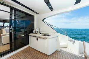 2013 Marquis 63 Sport Yacht thumbnail 24
