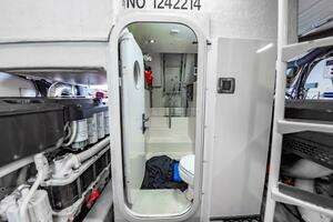 2013 Marquis 63 Sport Yacht thumbnail 85