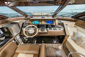 2013 Marquis 63 Sport Yacht thumbnail 33