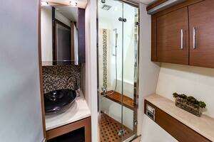 2013 Marquis 63 Sport Yacht thumbnail 70