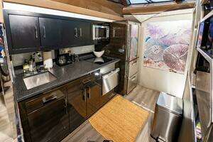 2013 Marquis 63 Sport Yacht thumbnail 36