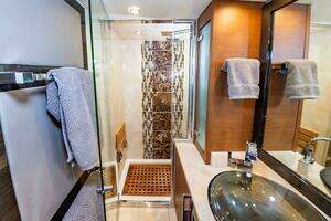 2013 Marquis 63 Sport Yacht thumbnail 54