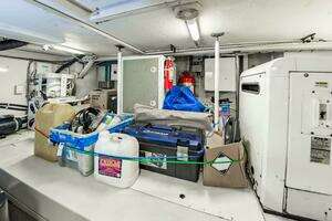 2013 Marquis 63 Sport Yacht thumbnail 73