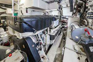 2013 Marquis 63 Sport Yacht thumbnail 76