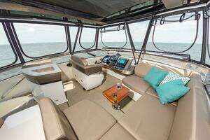 2013 Marquis 63 Sport Yacht thumbnail 13