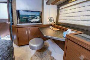 2013 Marquis 63 Sport Yacht thumbnail 45