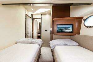 2013 Marquis 63 Sport Yacht thumbnail 65