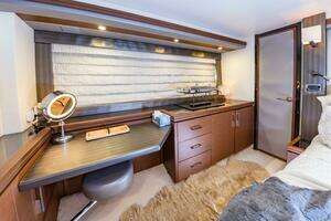 2013 Marquis 63 Sport Yacht thumbnail 44