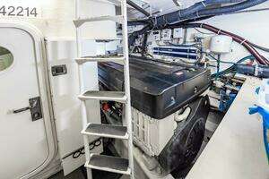 2013 Marquis 63 Sport Yacht thumbnail 75