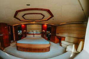2007 Ferretti Yachts 881 thumbnail 17