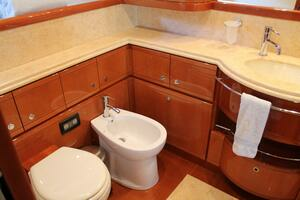 2007 Ferretti Yachts 881 thumbnail 22