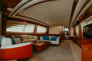 2007 Ferretti Yachts 881 thumbnail 12