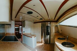 2007 Ferretti Yachts 881 thumbnail 15