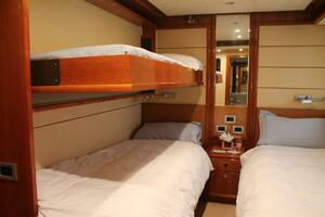 2007 Ferretti Yachts 881 thumbnail 18