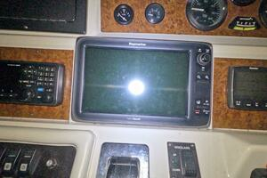 1995 Sea Ray 400 Express thumbnail 17
