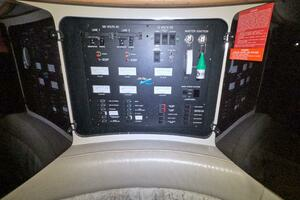 1995 Sea Ray 400 Express thumbnail 32