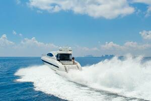 2001 Mangusta 72 thumbnail 1