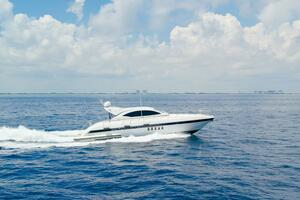 2001 Mangusta 72 thumbnail 24