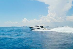 2001 Mangusta 72 thumbnail 5