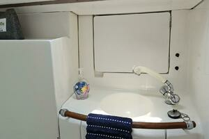 2002 Beneteau Limited Edition 411 thumbnail 27