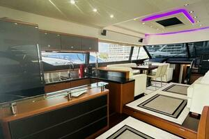 2013 Prestige 620 thumbnail 4