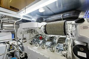 2021 Valder Yachts Power Cat thumbnail 25