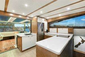2021 Valder Yachts Power Cat thumbnail 9