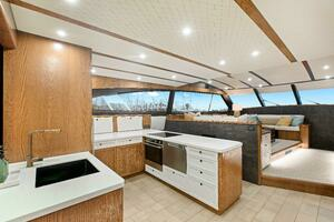 2021 Valder Yachts Power Cat thumbnail 10