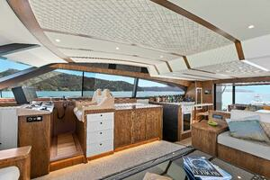 2021 Valder Yachts Power Cat thumbnail 13
