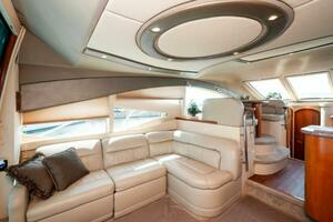 2006 Cruisers Yachts 477 Sport Sedan thumbnail 3