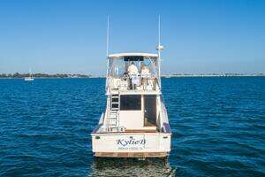 1986 Chris-Craft Commander 422 thumbnail 25