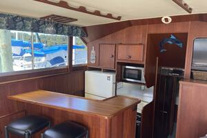 1986 Chris-Craft Commander 422 thumbnail 14