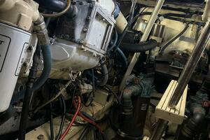 1986 Chris-Craft Commander 422 thumbnail 21