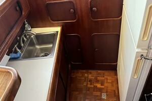 1986 Chris-Craft Commander 422 thumbnail 13