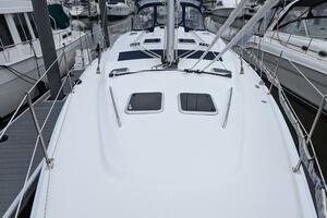Barefoot Journey 50ft Hunter Yacht For Sale