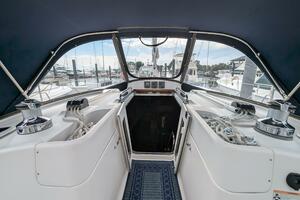 Barefoot Journey 50ft Hunter Yacht For Sale