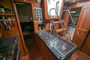 Barefoot Journey 50ft Hunter Yacht For Sale