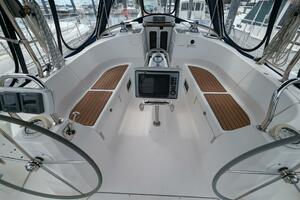 Barefoot Journey 50ft Hunter Yacht For Sale