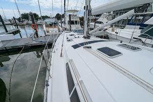 Barefoot Journey 50ft Hunter Yacht For Sale