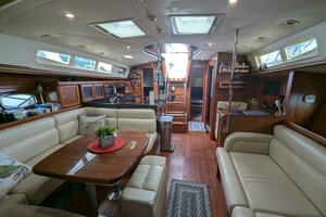 Barefoot Journey 50ft Hunter Yacht For Sale