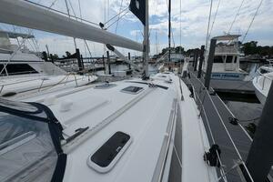 Barefoot Journey 50ft Hunter Yacht For Sale
