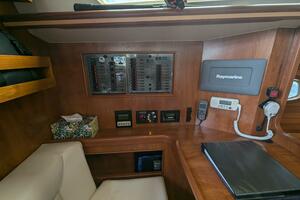 Barefoot Journey 50ft Hunter Yacht For Sale