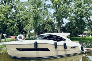 AQUARIUS 2017 Carver C37 Coupe Yacht For Sale in MONTEBELLO Quebec